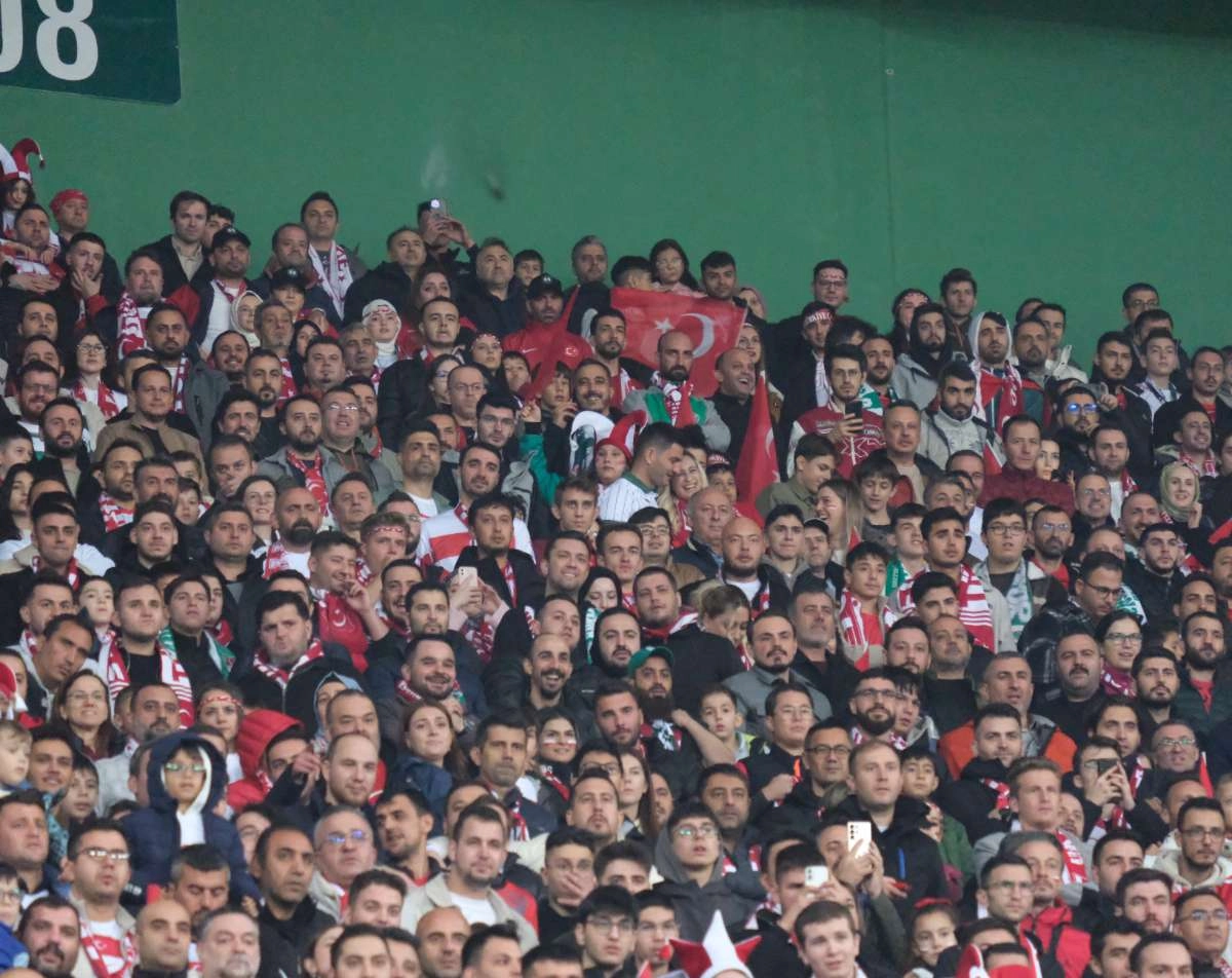 (ÖZEL) Türkiye-Bulgaristan taraftar fotoğrafları