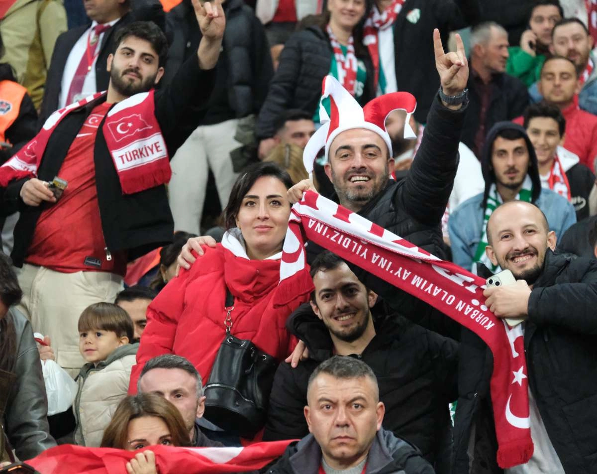 (ÖZEL) Türkiye-Bulgaristan taraftar fotoğrafları