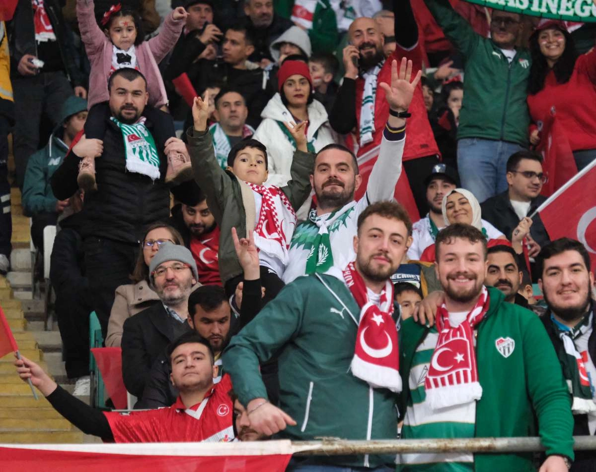 (ÖZEL) Türkiye-Bulgaristan taraftar fotoğrafları