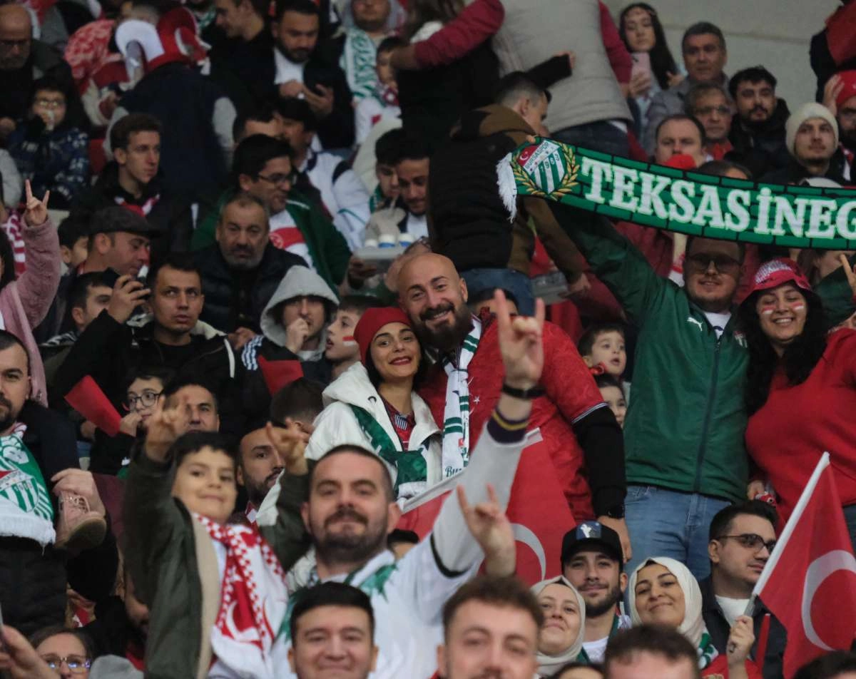 (ÖZEL) Türkiye-Bulgaristan taraftar fotoğrafları