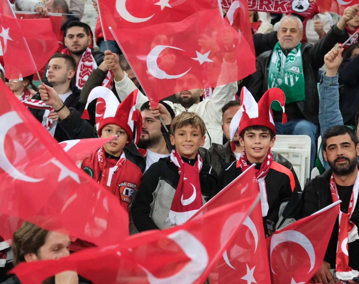 (ÖZEL) Türkiye-Bulgaristan taraftar fotoğrafları