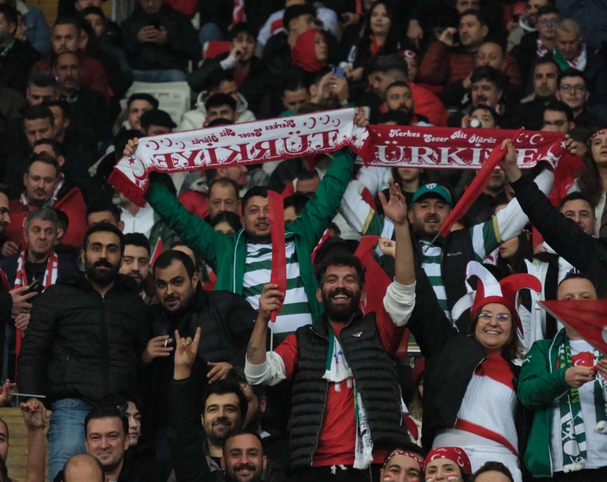 (ÖZEL) Türkiye-Bulgaristan taraftar fotoğrafları