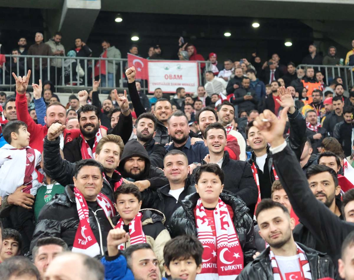 (ÖZEL) Türkiye-Bulgaristan taraftar fotoğrafları