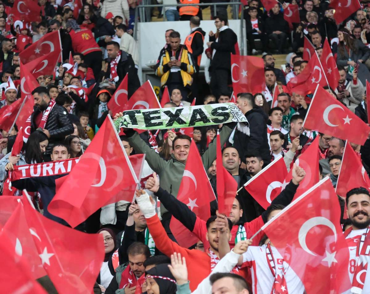 (ÖZEL) Türkiye-Bulgaristan taraftar fotoğrafları