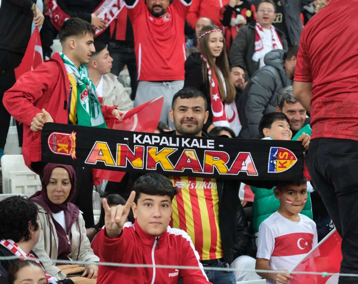 (ÖZEL) Türkiye-Bulgaristan taraftar fotoğrafları