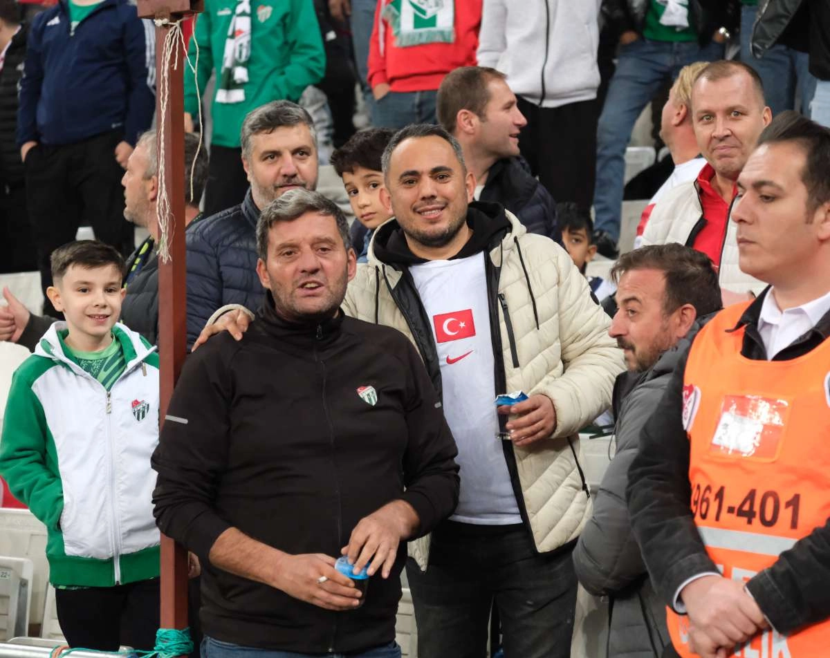 (ÖZEL) Türkiye-Bulgaristan taraftar fotoğrafları