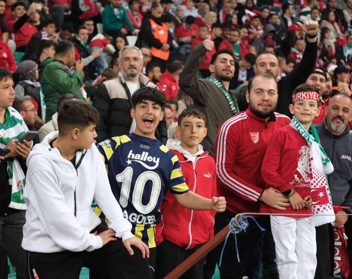 (ÖZEL) Türkiye-Bulgaristan taraftar fotoğrafları
