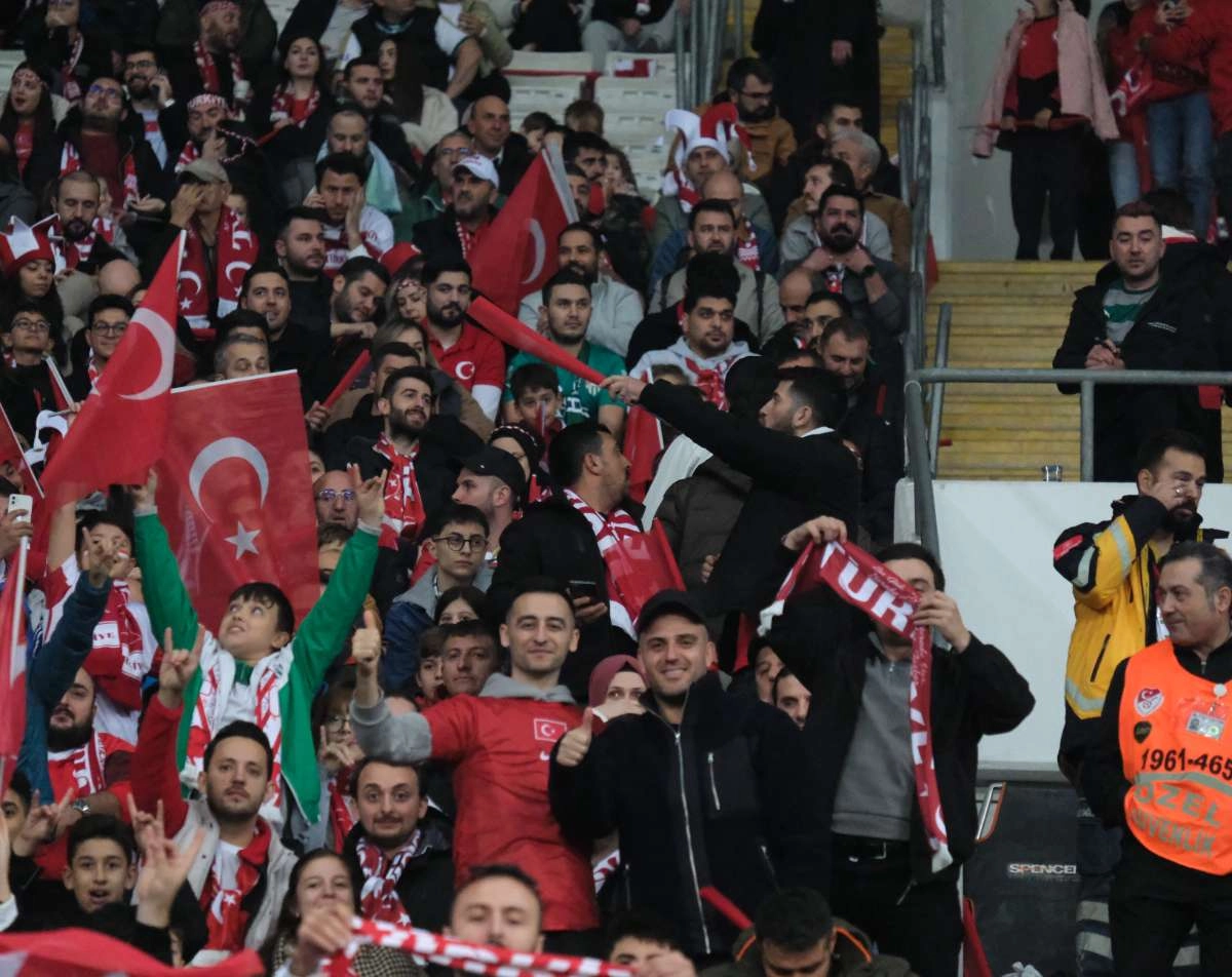 (ÖZEL) Türkiye-Bulgaristan taraftar fotoğrafları