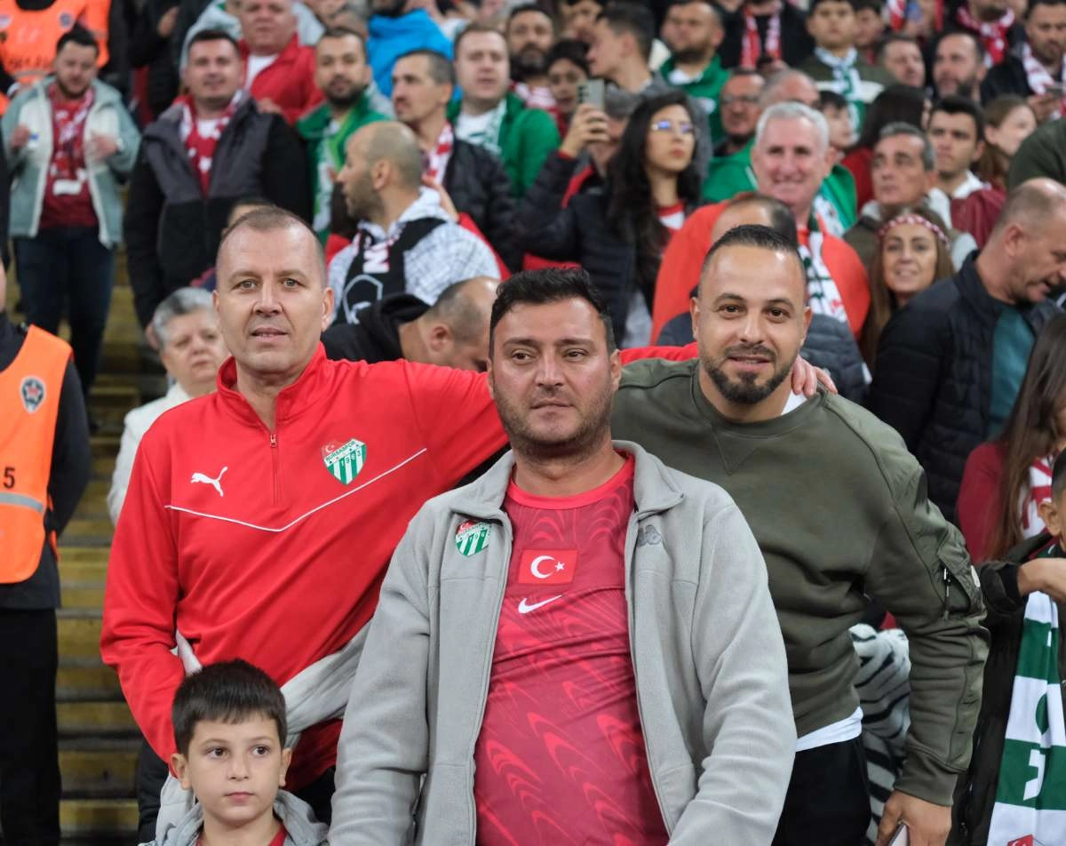 (ÖZEL) Türkiye-Bulgaristan taraftar fotoğrafları