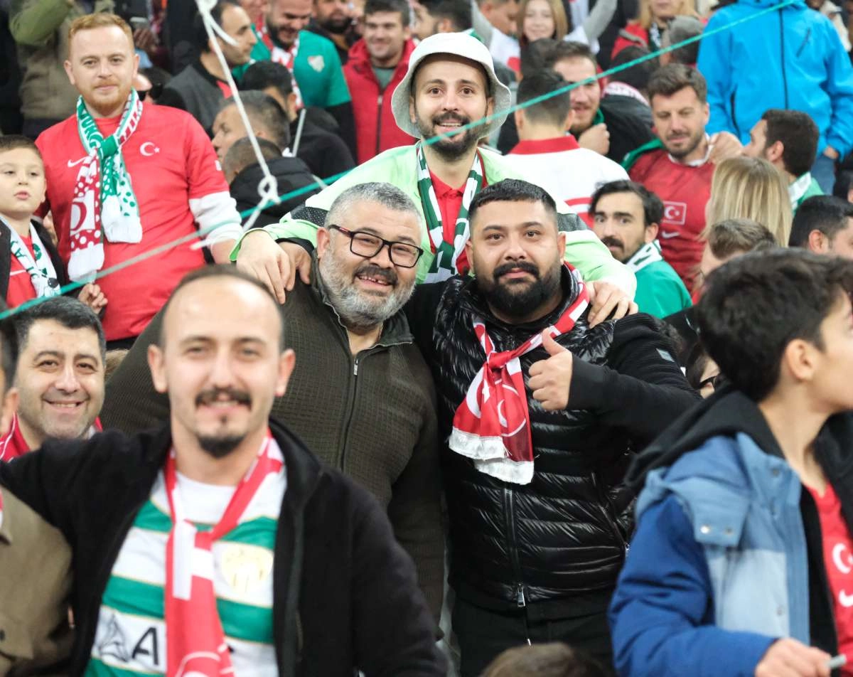 (ÖZEL) Türkiye-Bulgaristan taraftar fotoğrafları