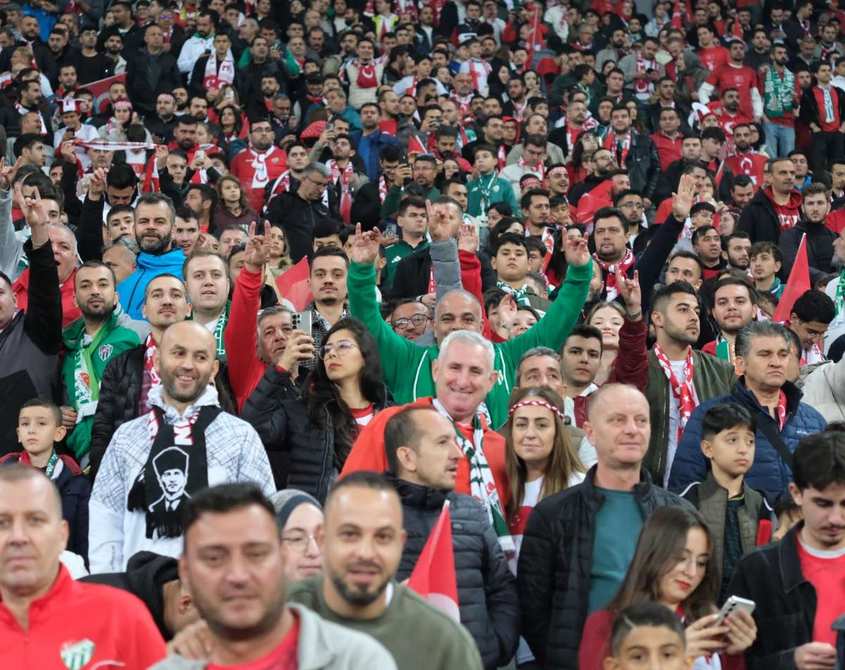 (ÖZEL) Türkiye-Bulgaristan taraftar fotoğrafları