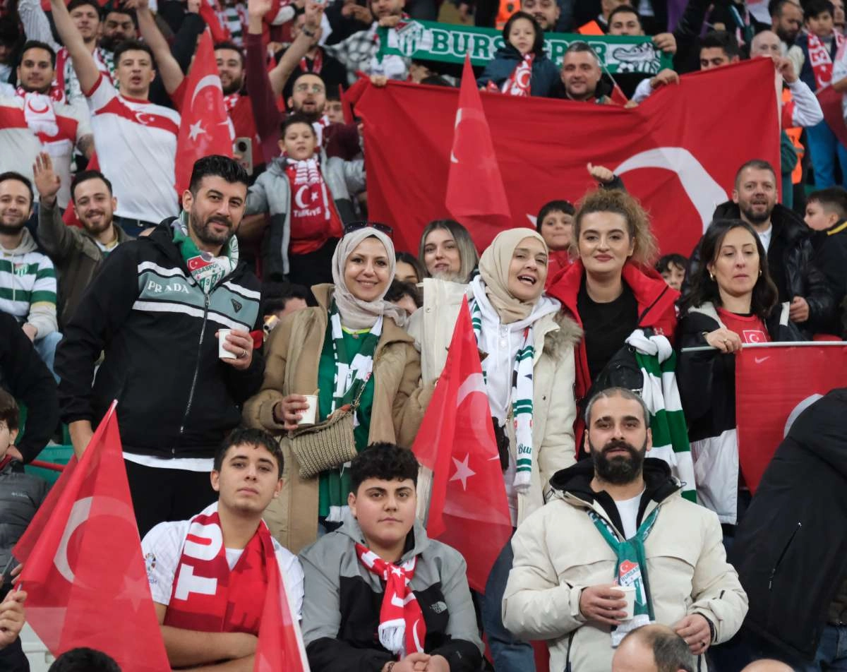 (ÖZEL) Türkiye-Bulgaristan taraftar fotoğrafları