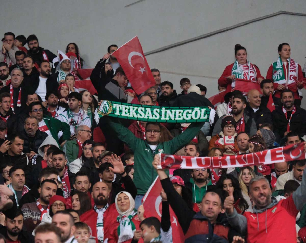 (ÖZEL) Türkiye-Bulgaristan taraftar fotoğrafları