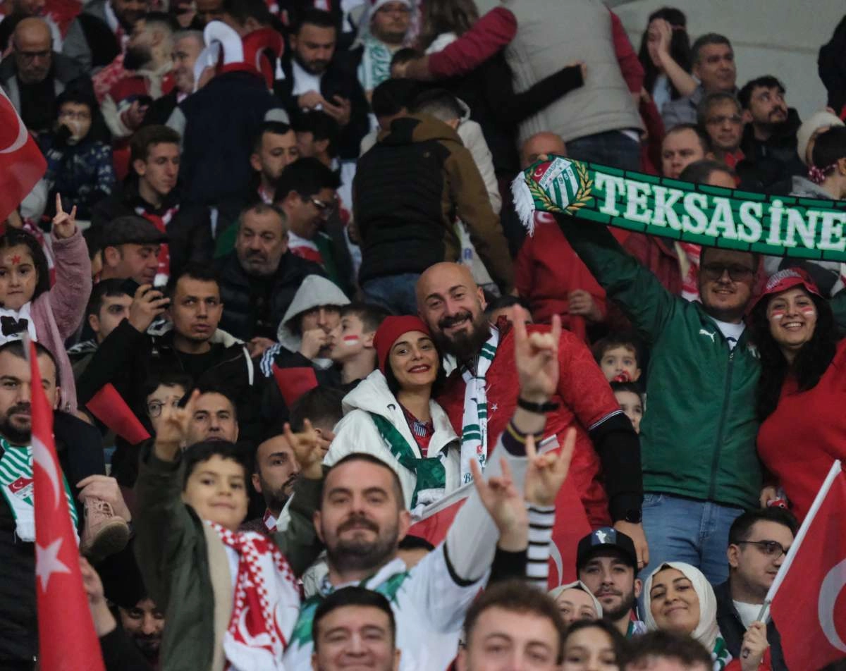 (ÖZEL) Türkiye-Bulgaristan taraftar fotoğrafları