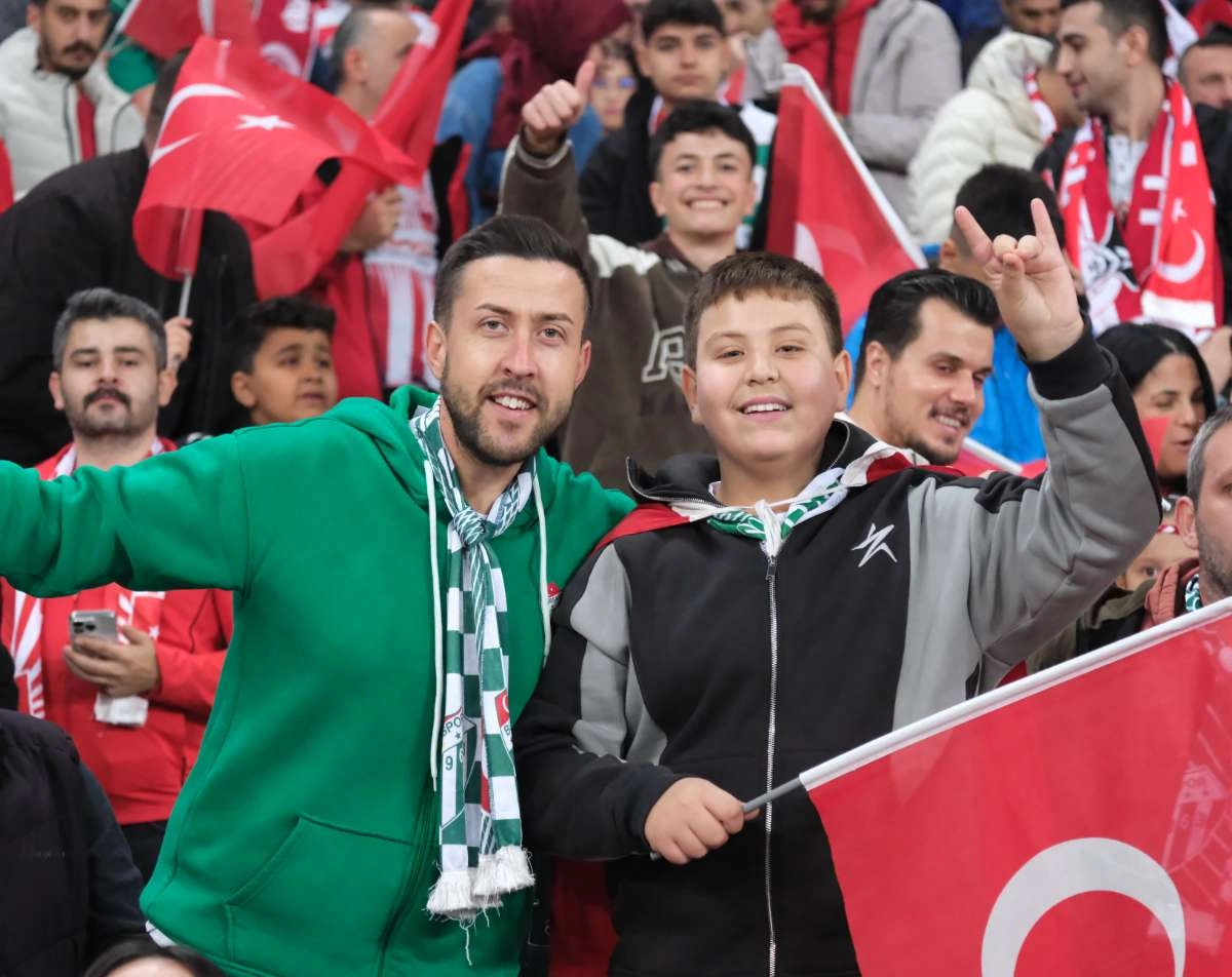 (ÖZEL) Türkiye-Bulgaristan taraftar fotoğrafları