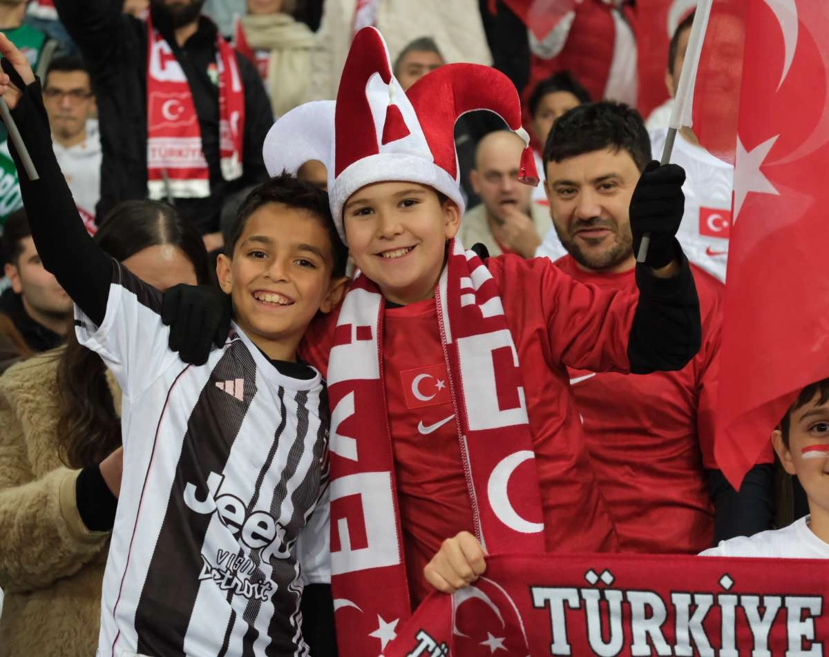 (ÖZEL) Türkiye-Bulgaristan taraftar fotoğrafları