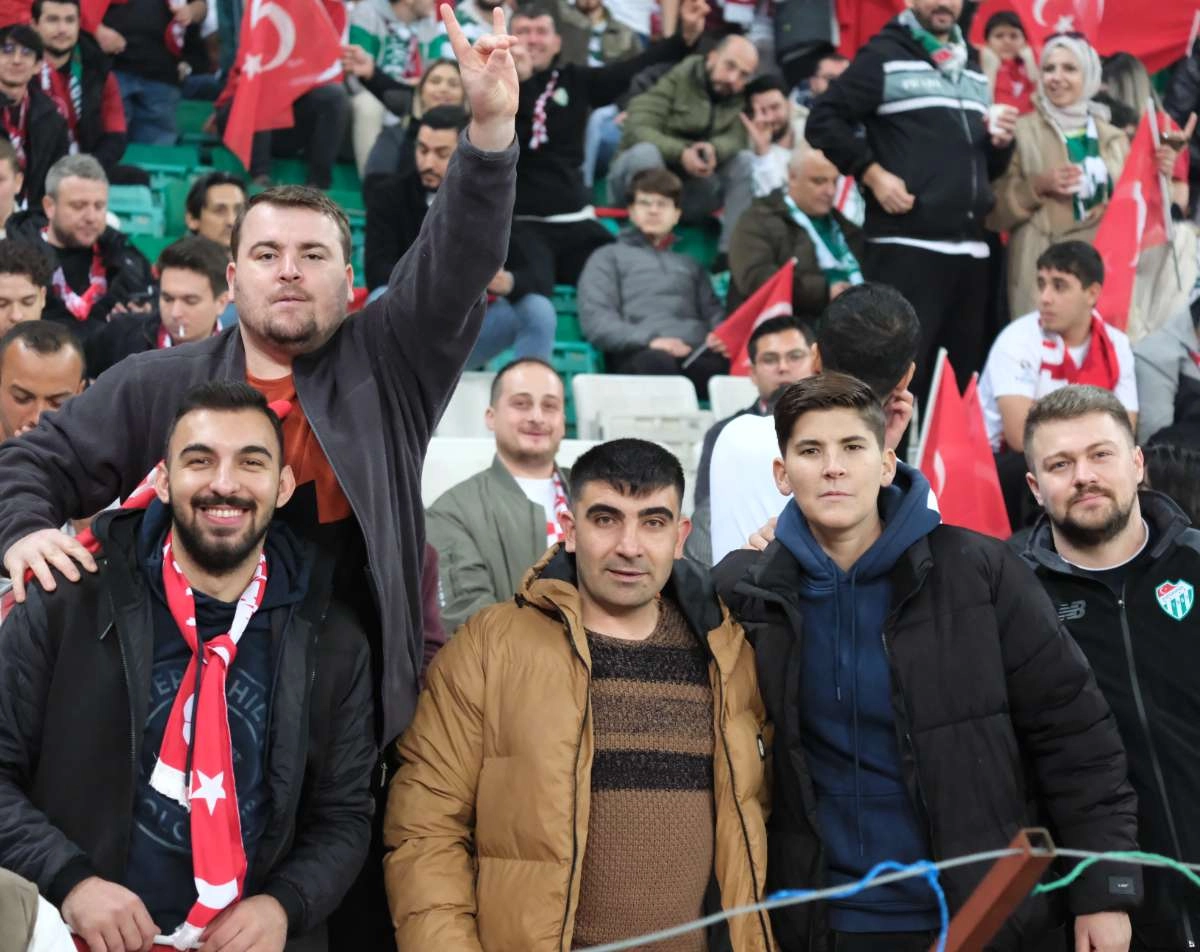 (ÖZEL) Türkiye-Bulgaristan taraftar fotoğrafları