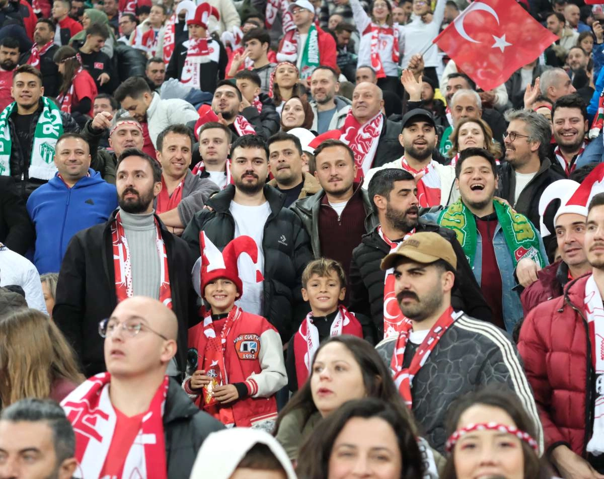 (ÖZEL) Türkiye-Bulgaristan taraftar fotoğrafları