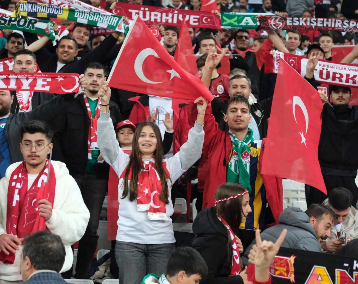 (ÖZEL) Türkiye-Bulgaristan taraftar fotoğrafları