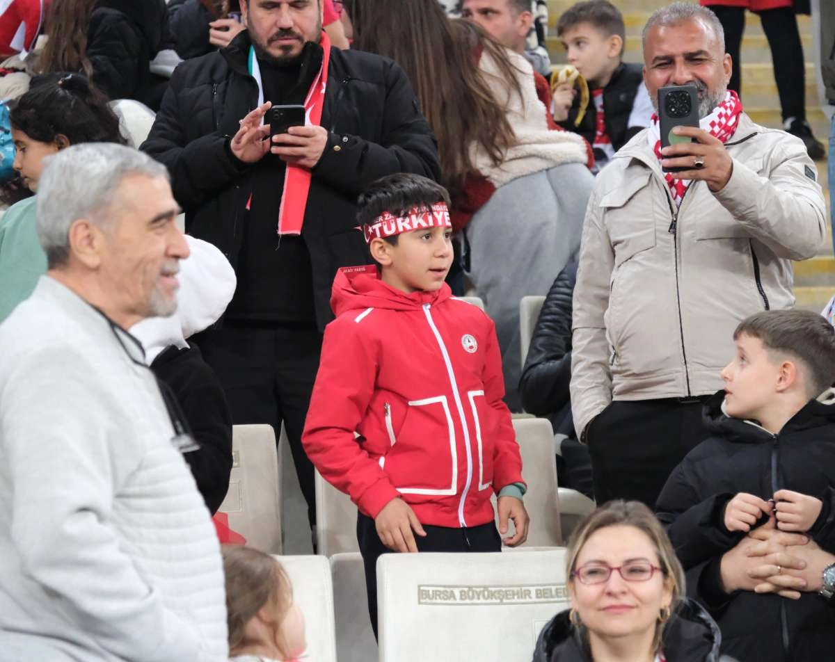 (ÖZEL) Türkiye-Bulgaristan taraftar fotoğrafları