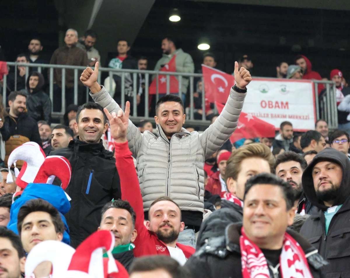 (ÖZEL) Türkiye-Bulgaristan taraftar fotoğrafları