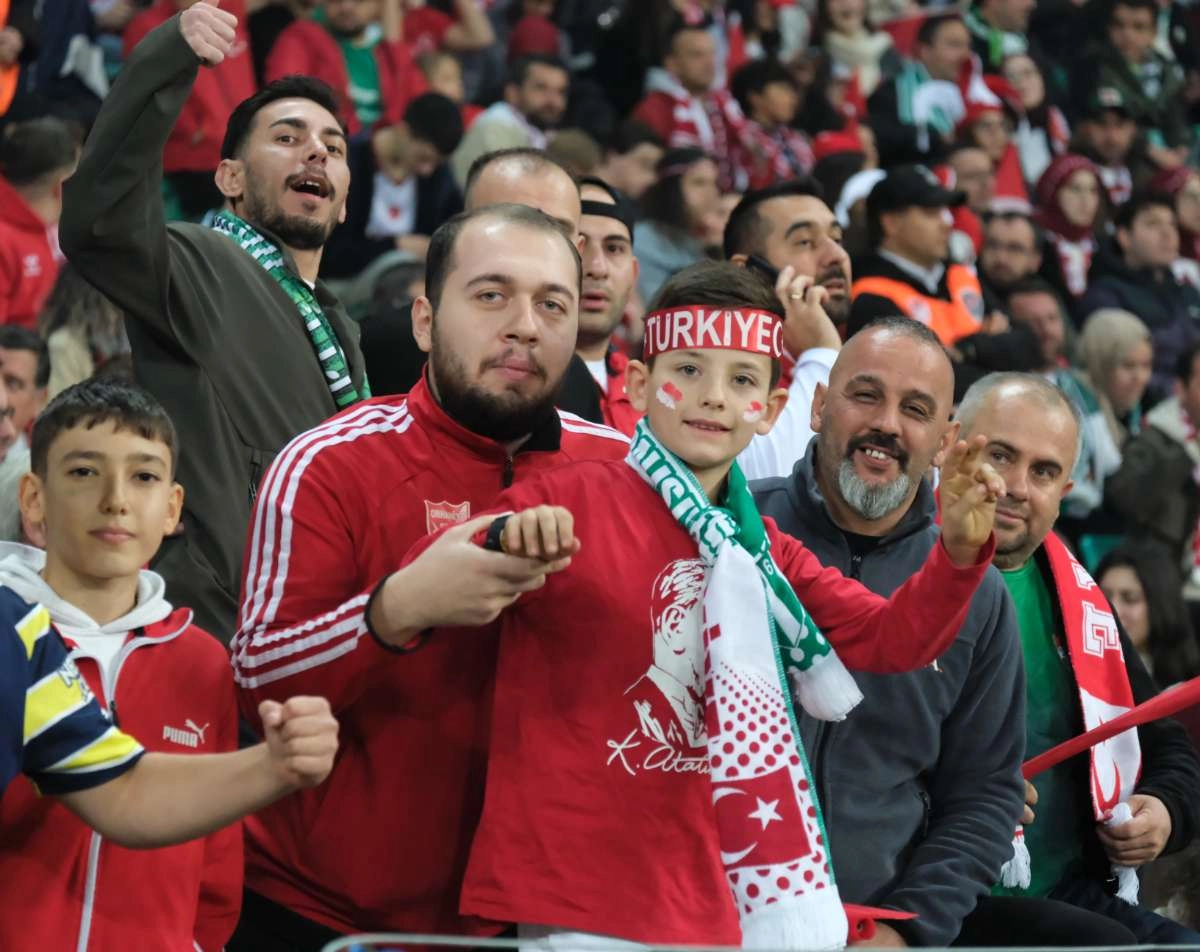 (ÖZEL) Türkiye-Bulgaristan taraftar fotoğrafları