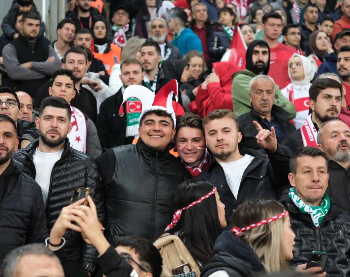 (ÖZEL) Türkiye-Bulgaristan taraftar fotoğrafları