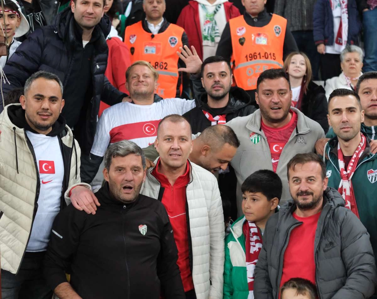 (ÖZEL) Türkiye-Bulgaristan taraftar fotoğrafları