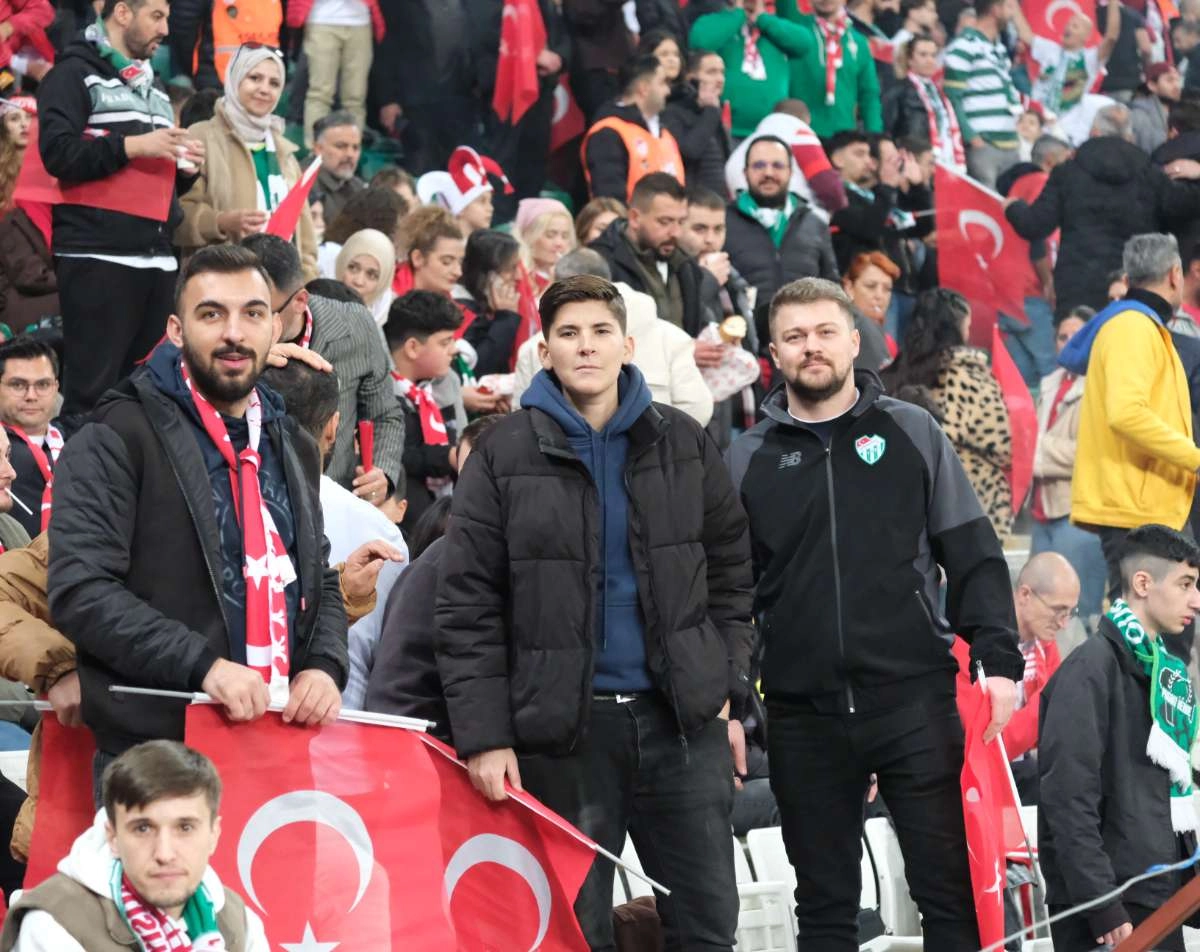 (ÖZEL) Türkiye-Bulgaristan taraftar fotoğrafları