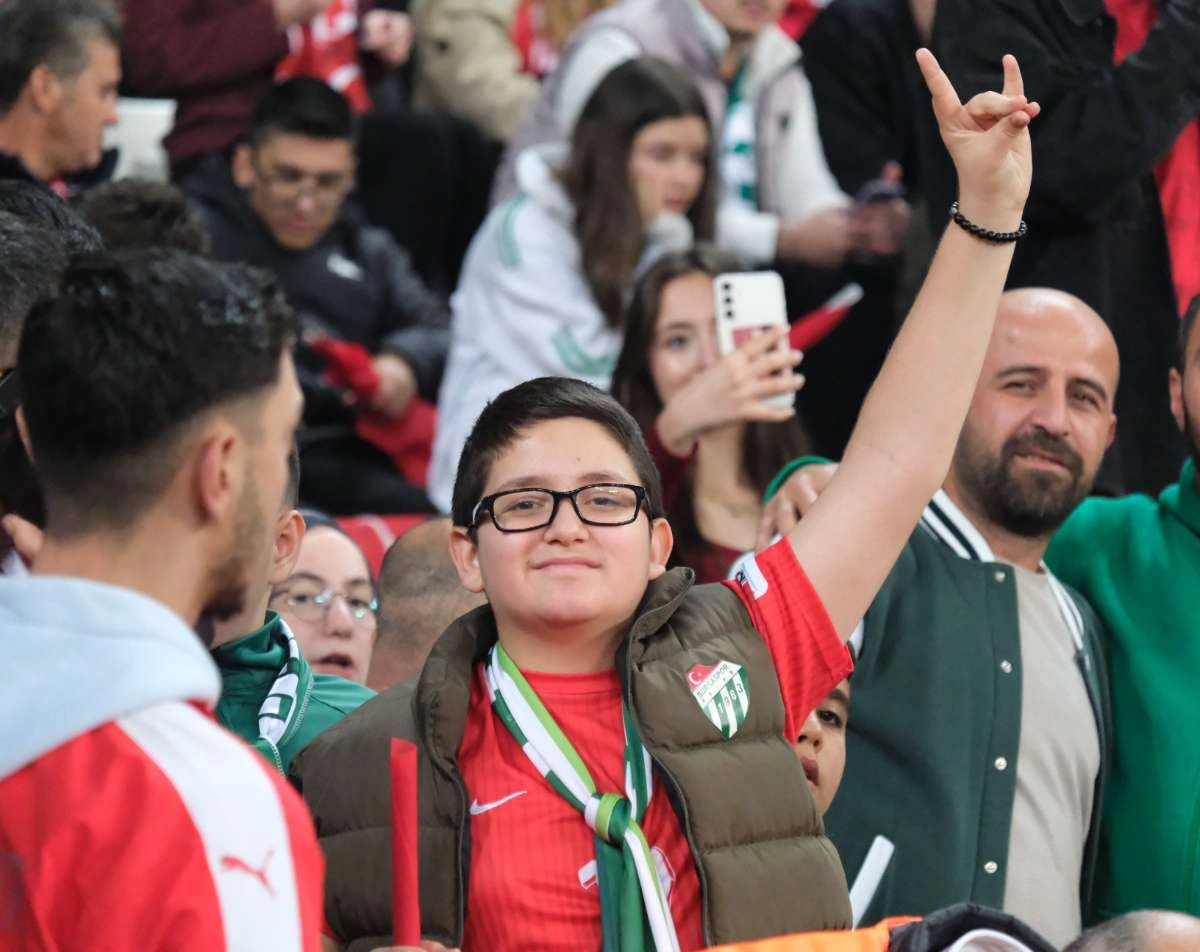 (ÖZEL) Türkiye-Bulgaristan taraftar fotoğrafları