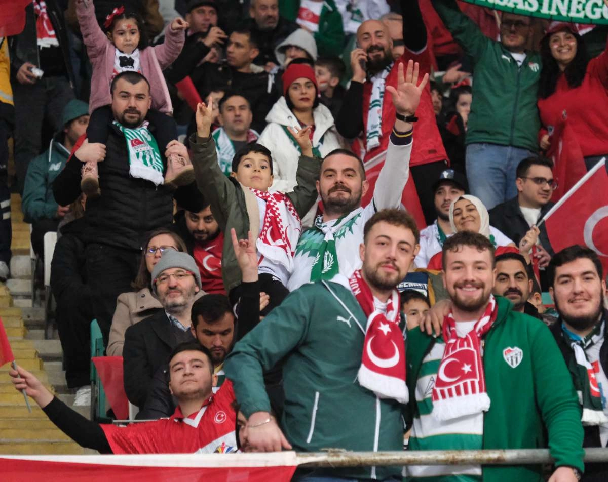 (ÖZEL) Türkiye-Bulgaristan taraftar fotoğrafları