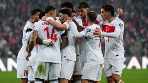 A Milli Futbol Takımı, İspanya deplasmanında