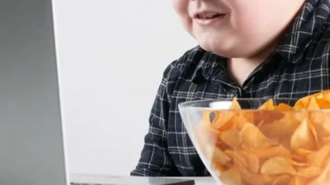 Ekran bağımlılığı ağız sağlığını da etkiliyor!