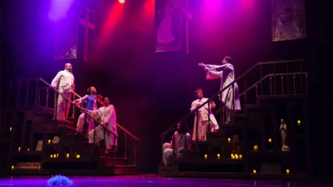 Şehir tiyatrosu perdesini öğretmenler için ücretsiz açıyor