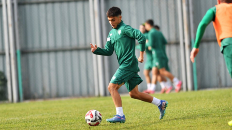 Bursaspor, Öğle Antrenmanıyla Hazırlıklarına Devam Etti