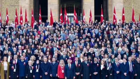 81 ilden gelen öğretmenler Ata'nın huzurunda