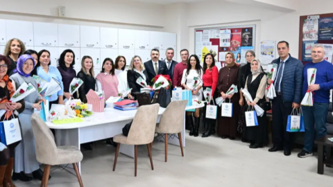 Yıldırım’da Öğretmenler Günü çiçeklerle kutlandı
