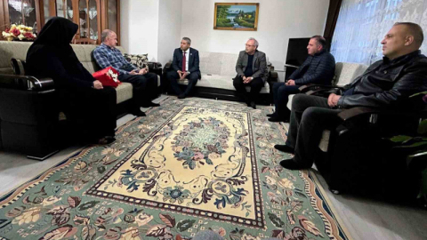 Şehit Serdar Uslu’nun öğretmen babasına anlamlı ziyaret
