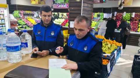 Gemlik Zabıtası'ndan çürük ürünlere tutanak