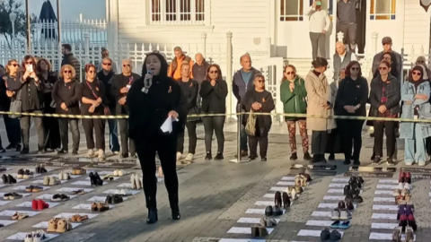 Mudanyalı kadınlar şiddete karşı 7 saat nöbet tuttu