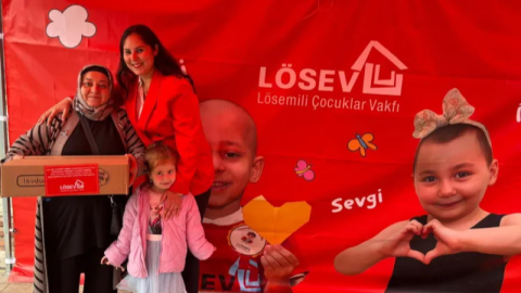 LÖSEV Bursa'da mutlu et paketleri dağıtıldı