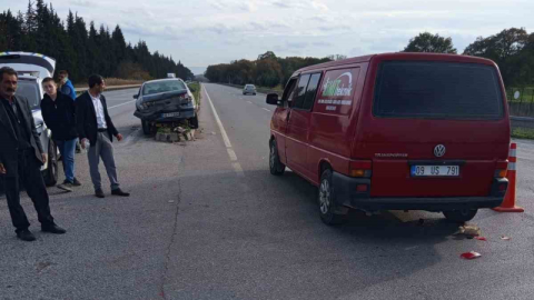 Karacabey’de iki otomobil çarpıştı: 2 yaralı