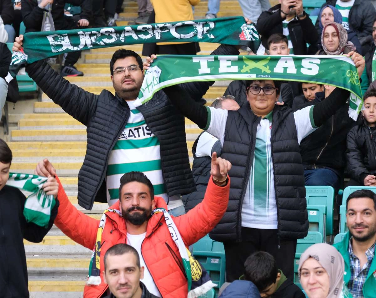 (ÖZEL) Bursaspor - Fethiyespor taraftar fotoğrafları 1