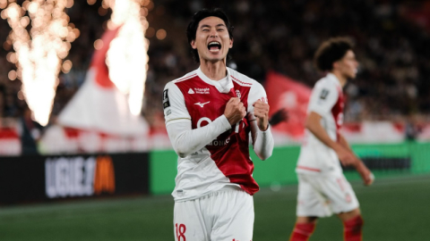 Monaco evinde lider PSG'yi mağlup etti