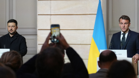 Macron: "Toprak meselelerini tartışabilecek tek taraf Ukrayna'dır"