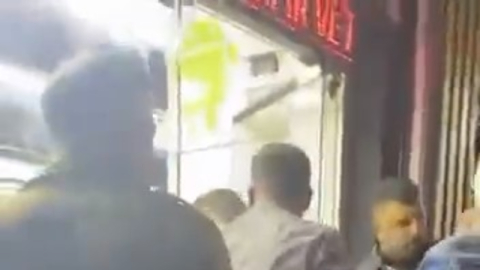 Telefoncuda çıkan tartışmaya çevre esnaf müdahale etti