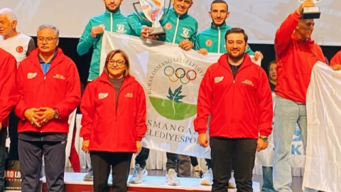 Osmangazi Belediyespor'dan Gazi Yarı Maratonunda çifte zafer