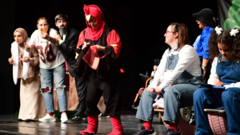 Osmangazi'de engelliler ilk kez sahneye çıktı