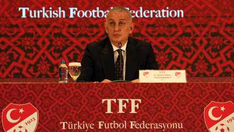 Hacıosmanoğlu: "Yıllardır Türk futbolunun sorunları kapının arkasına süpürülüp atıldı"