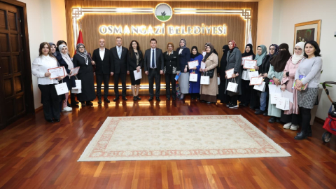 Osmangazili kadınlar okuma yazmayla geleceğe umutla bakıyor